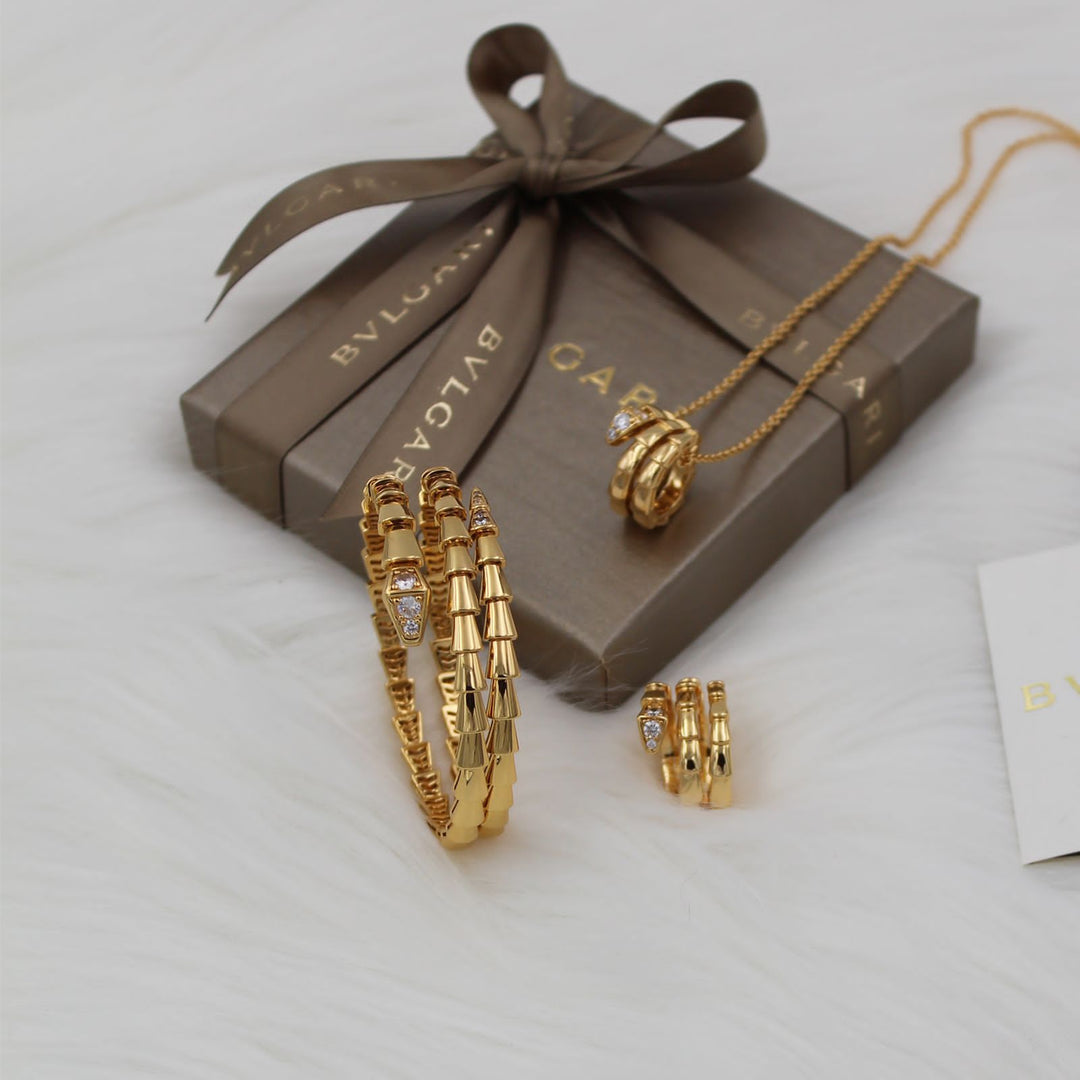 ladies brooches and bracelets Lilly Onlines