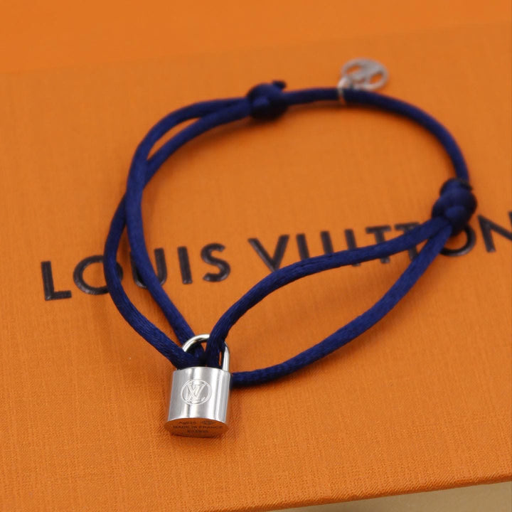 ladies brooches and bracelets Lilly Onlines