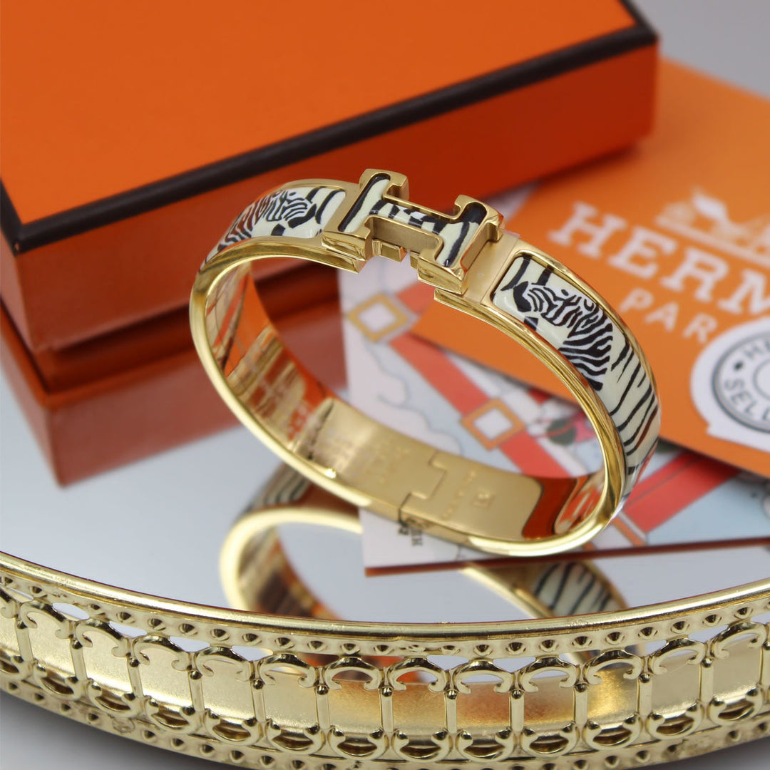 ladies brooches and bracelets Lilly Onlines