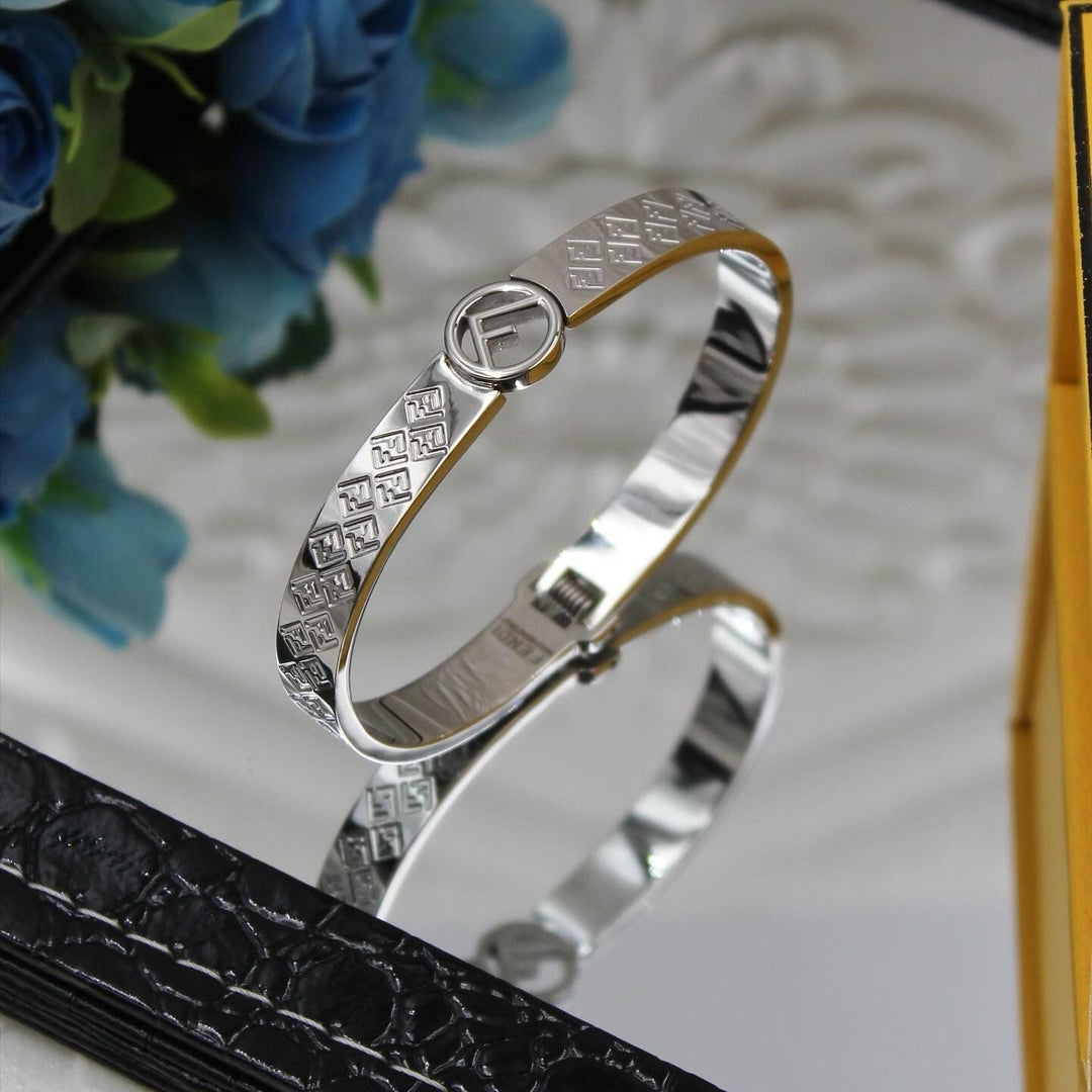 ladies brooches and bracelets Lilly Onlines