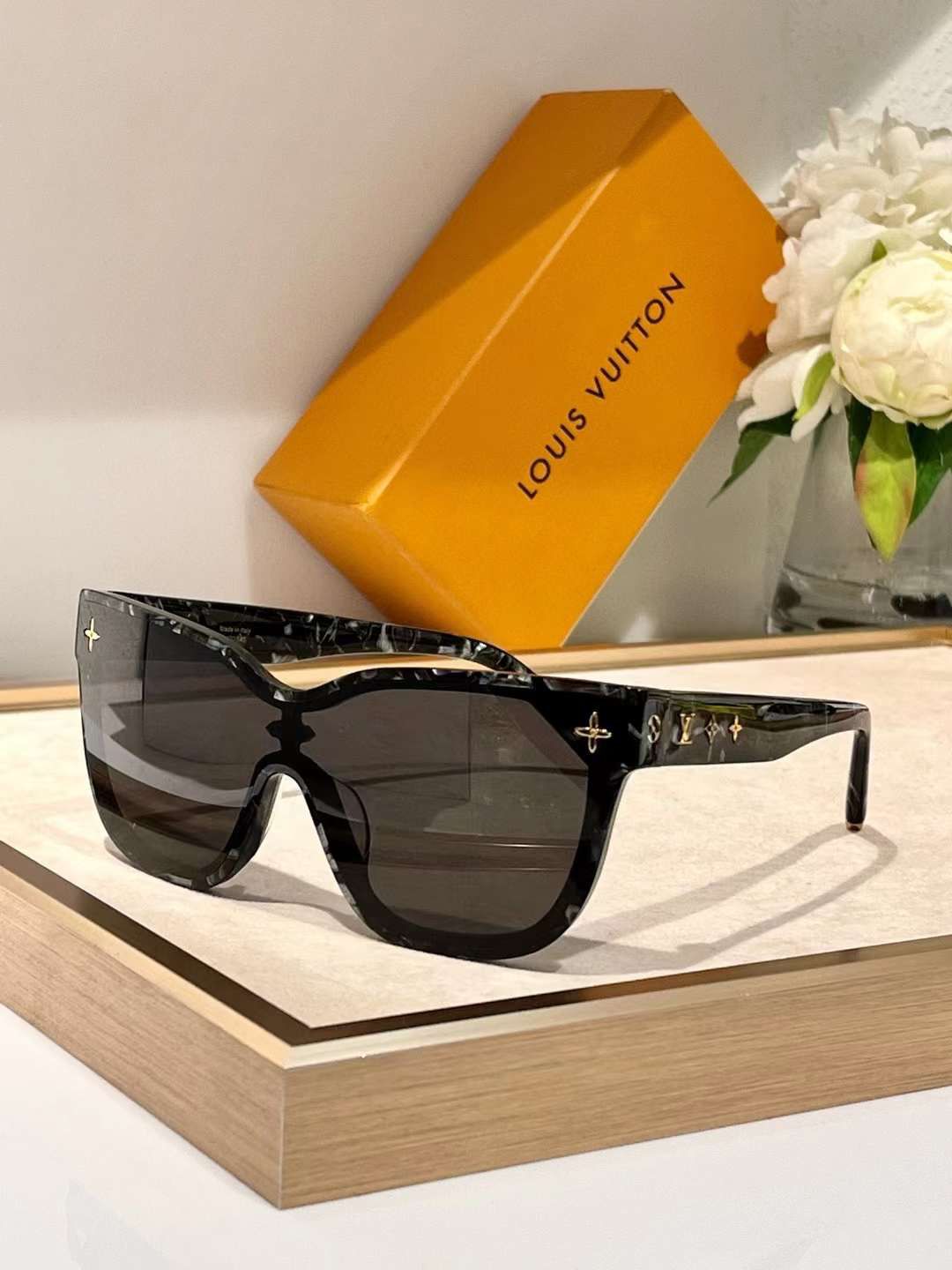 ladies sunglasses Lilly Onlines