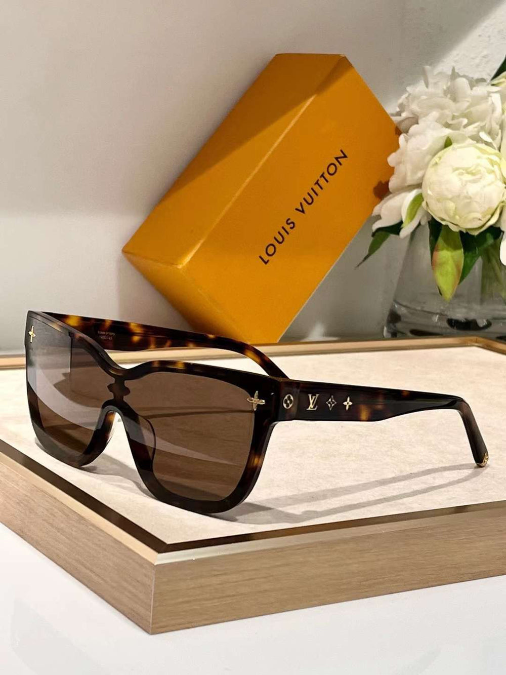 ladies sunglasses Lilly Onlines