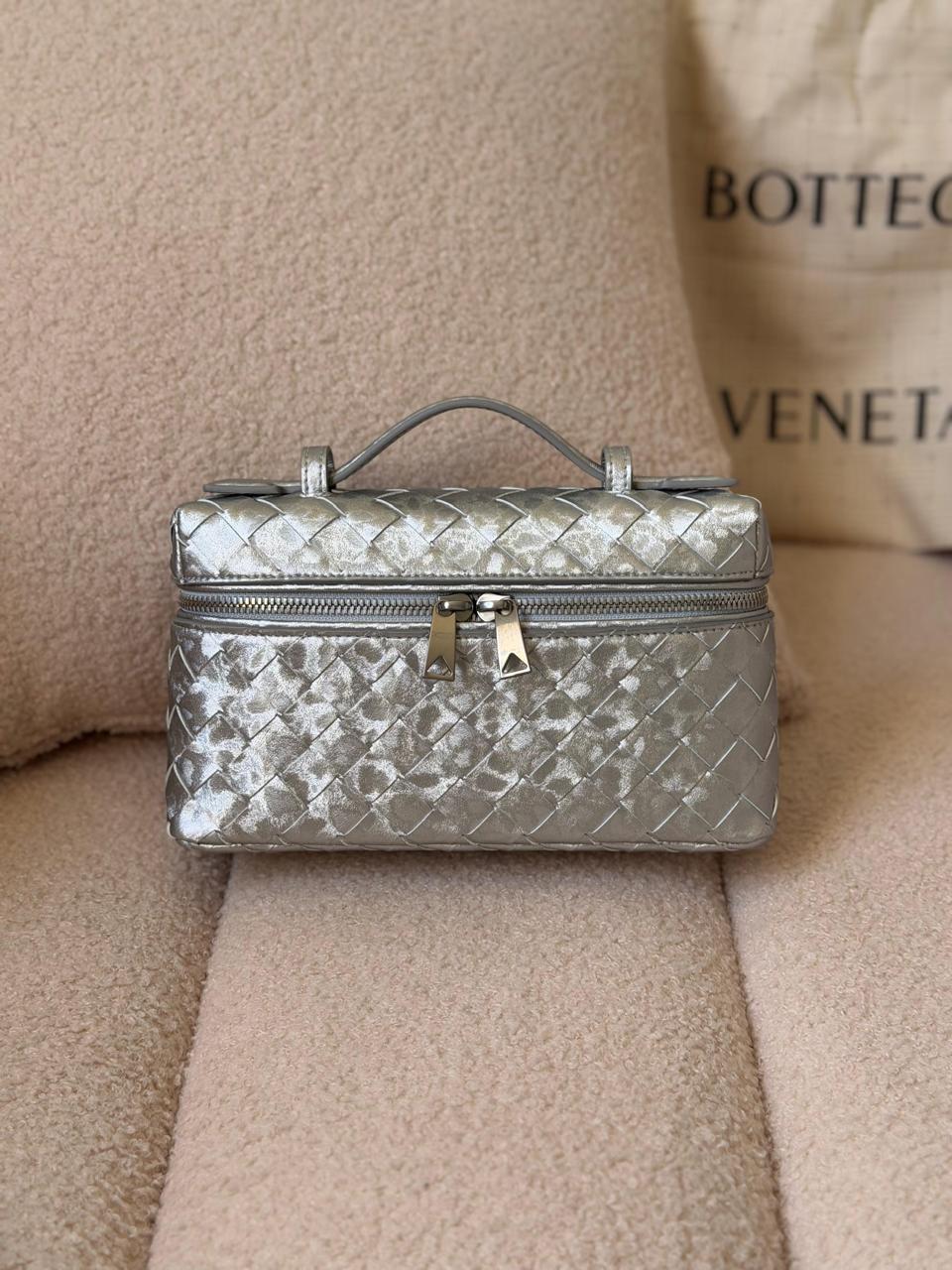 Ladies Bottega bags Lilly Onlines