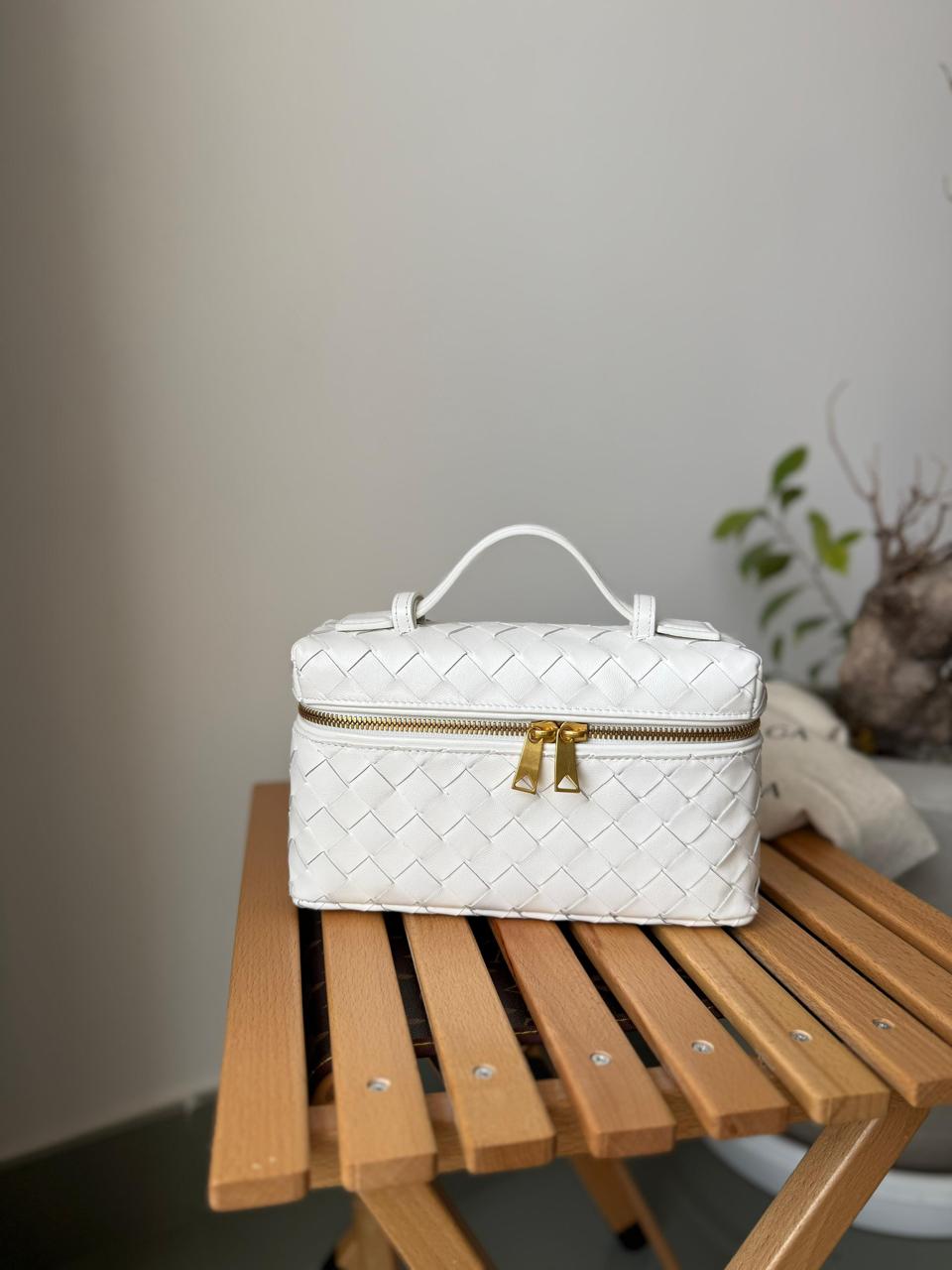 Ladies Bottega bags Lilly Onlines