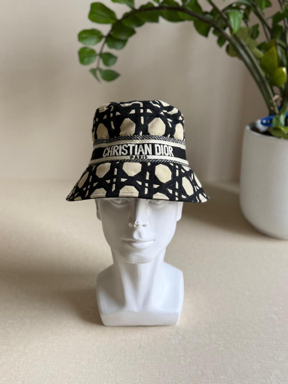 Ladies hats & caps Lilly Onlines