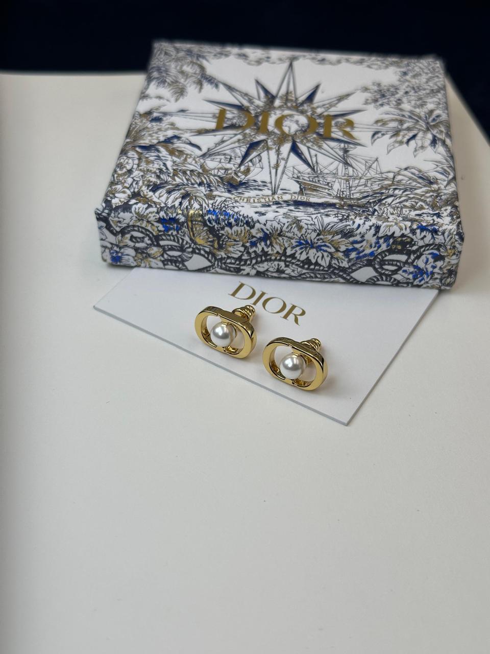 Ladies rings & earrings Lilly Onlines
