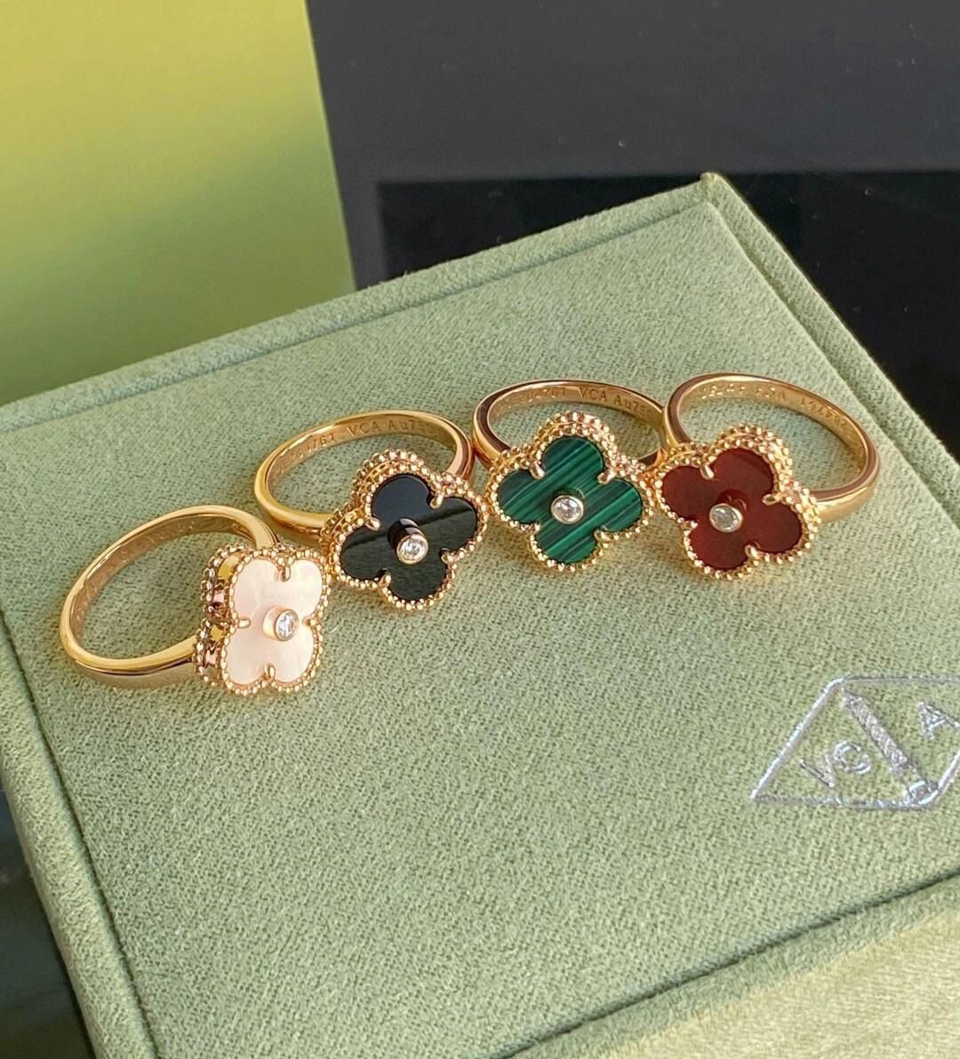 Ladies rings & earrings Lilly Onlines