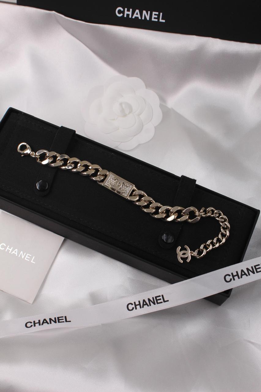 Ladies bracelets & brooches Lilly Onlines