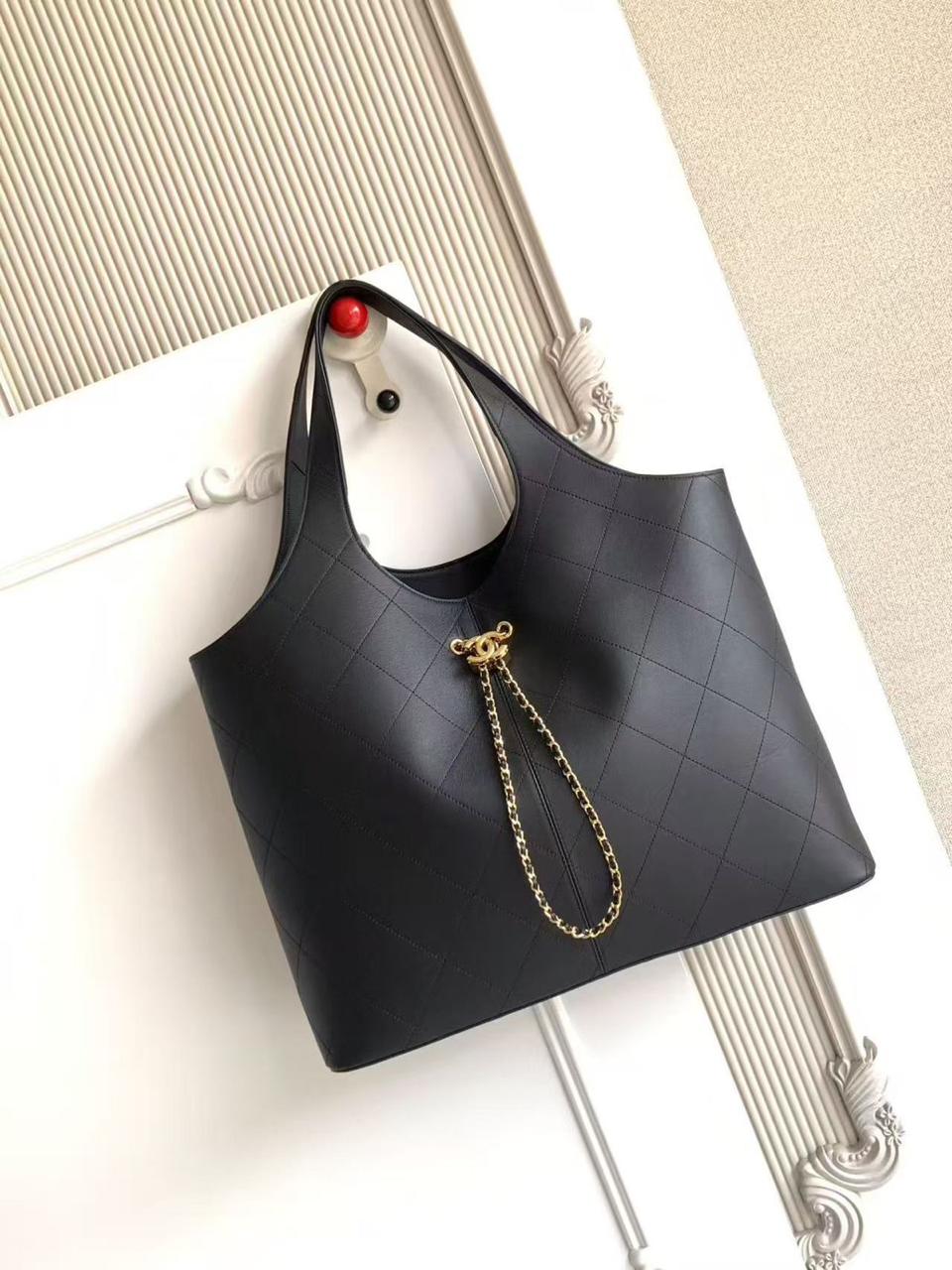Ladies Chanel bags Lilly Onlines