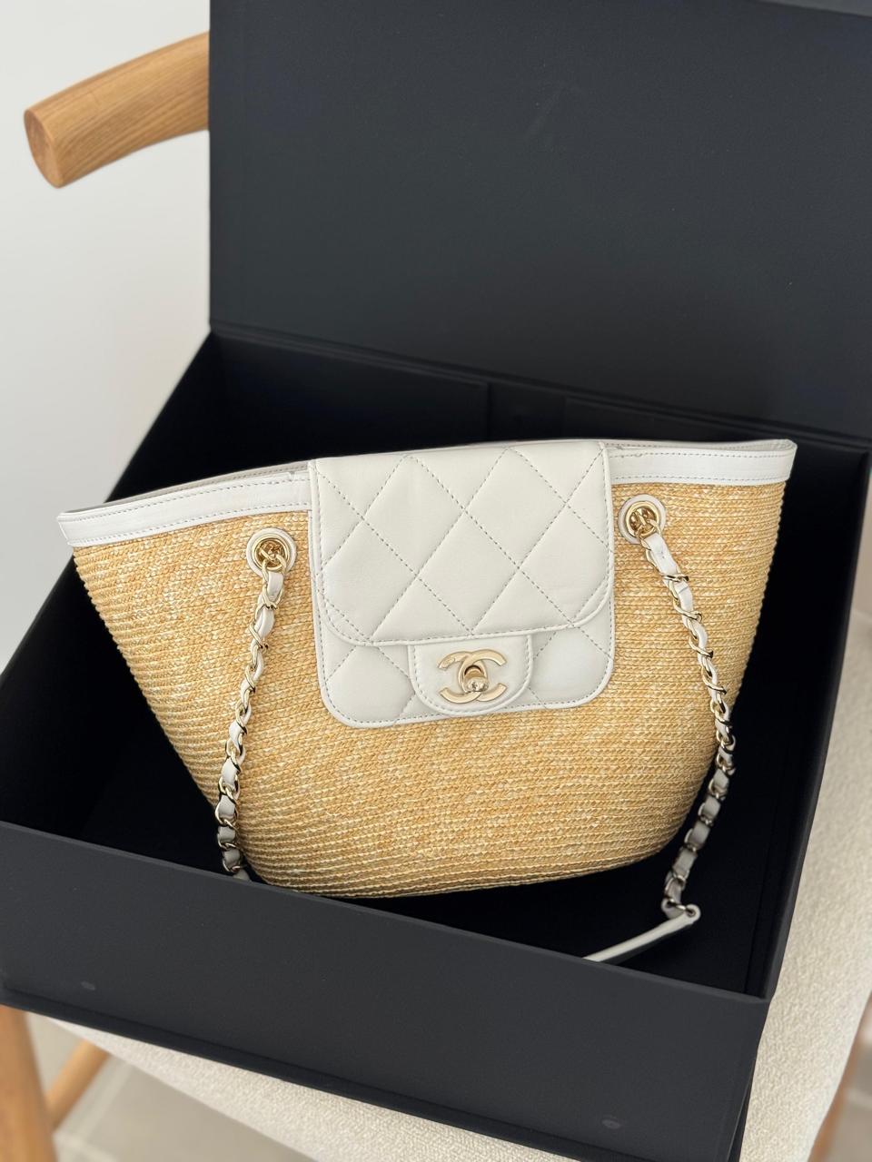 Ladies Chanel bags Lilly Onlines