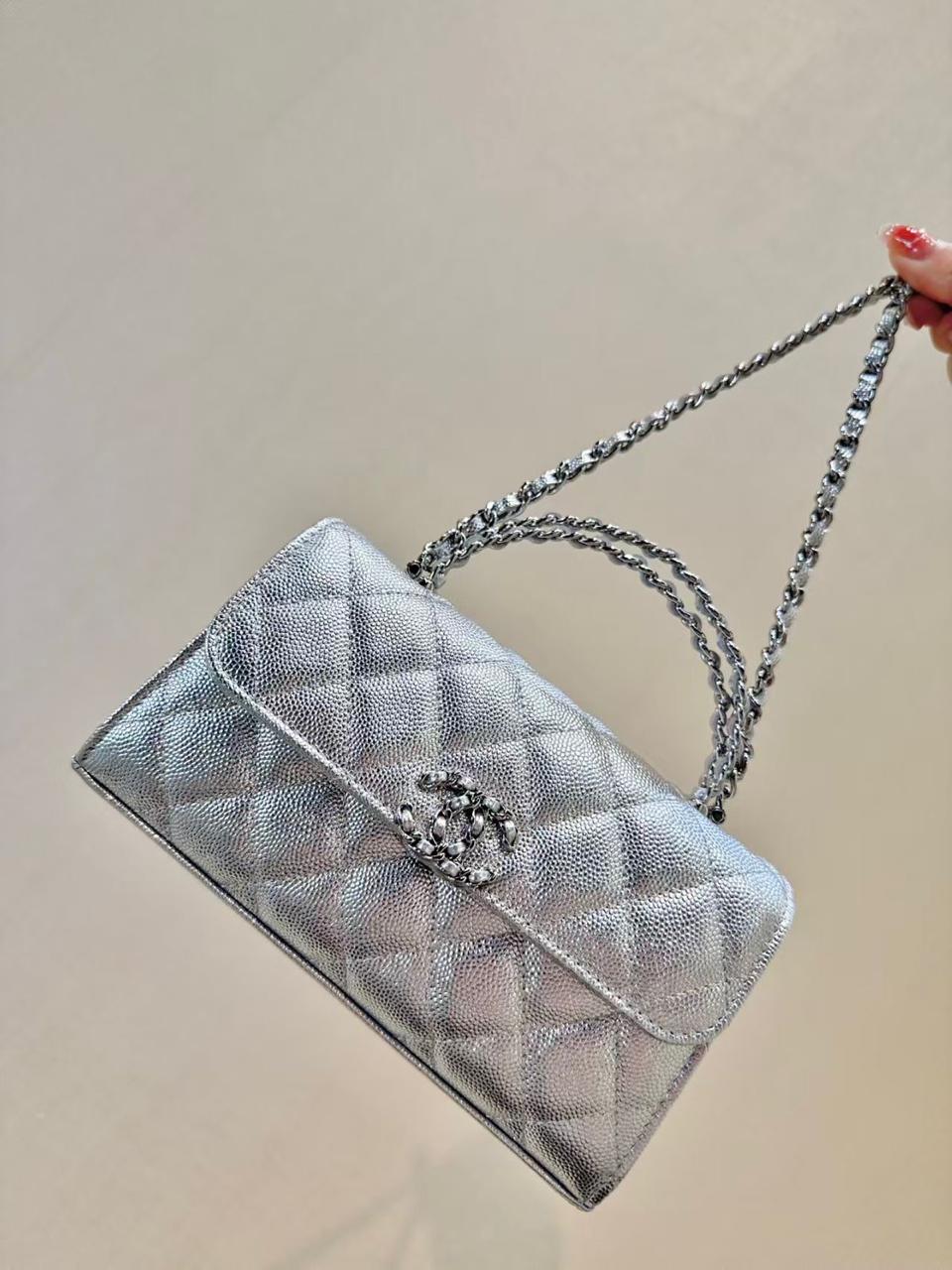 Ladies Chanel bags Lilly Onlines