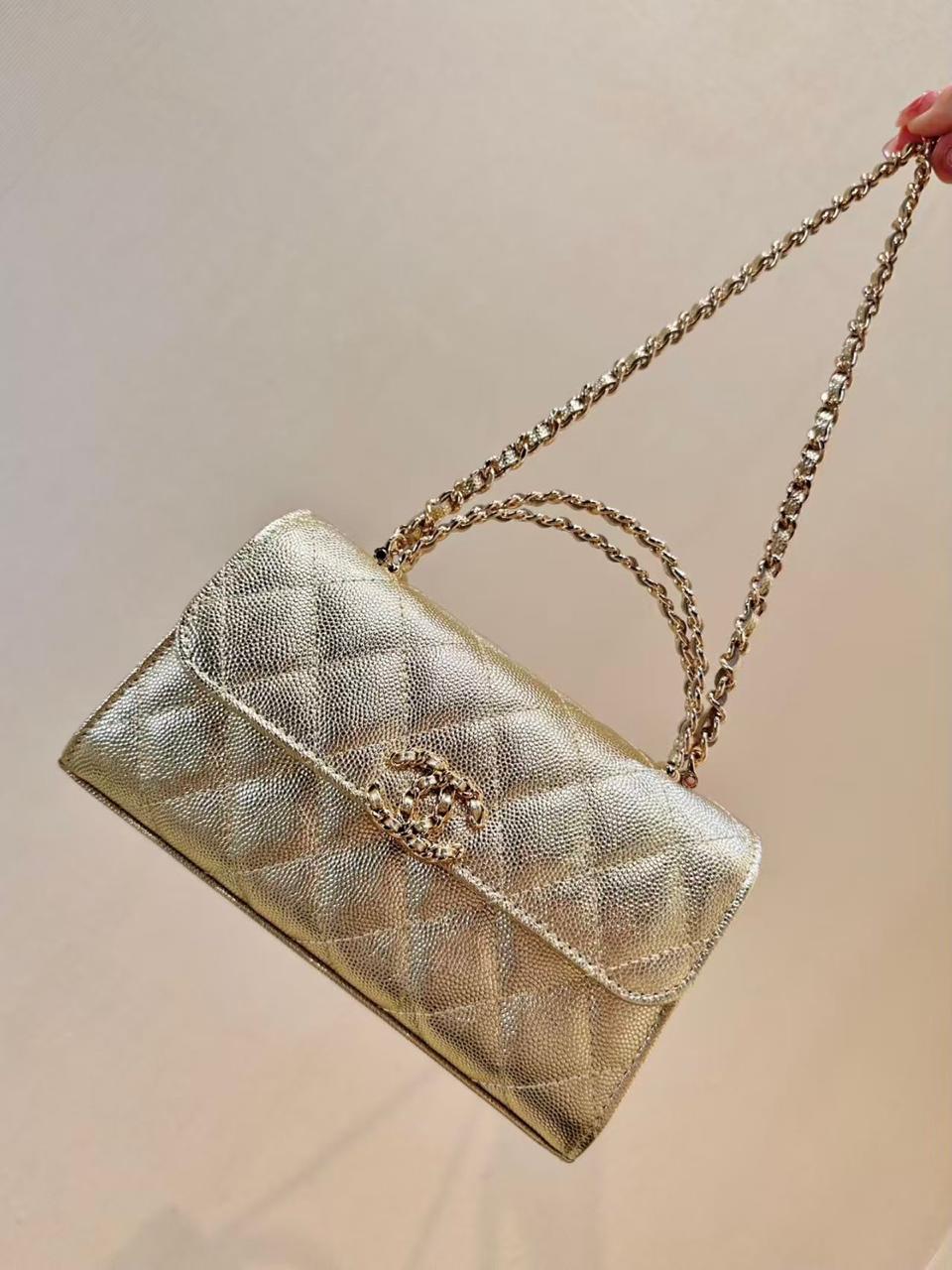 Ladies Chanel bags Lilly Onlines