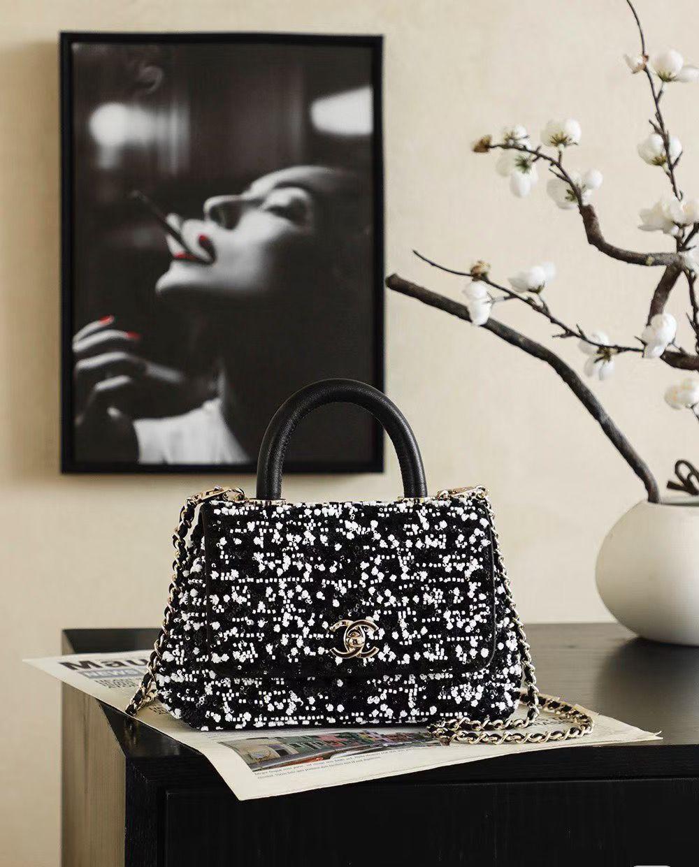 Ladies Chanel bags Lilly Onlines