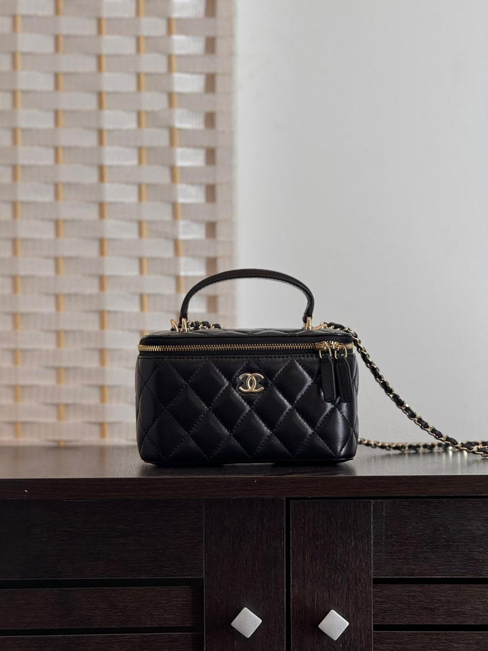Ladies Chanel bags Lilly Onlines