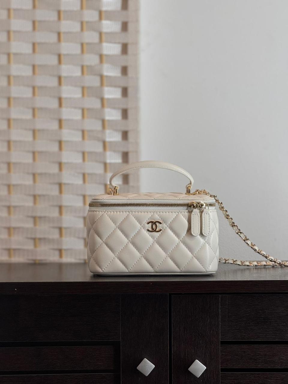 Ladies Chanel bags Lilly Onlines