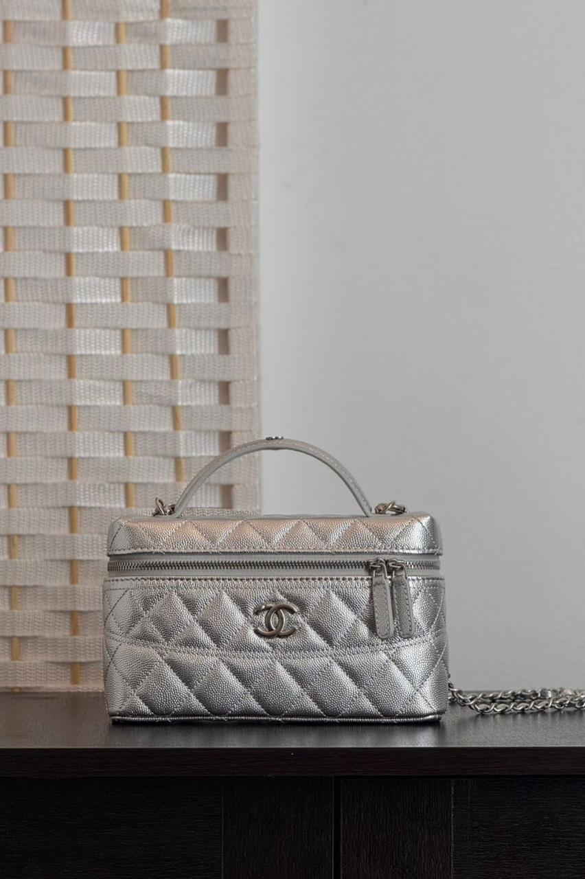 Ladies Chanel bags Lilly Onlines