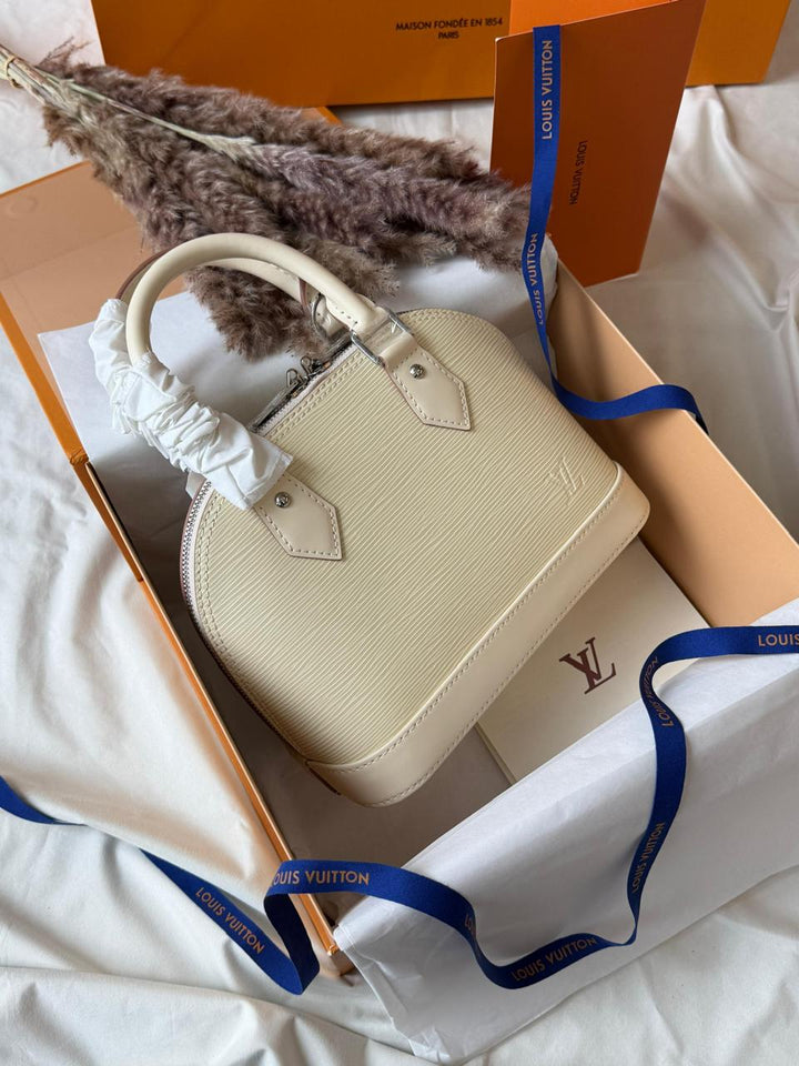 Ladies Lv bags Lilly Onlines