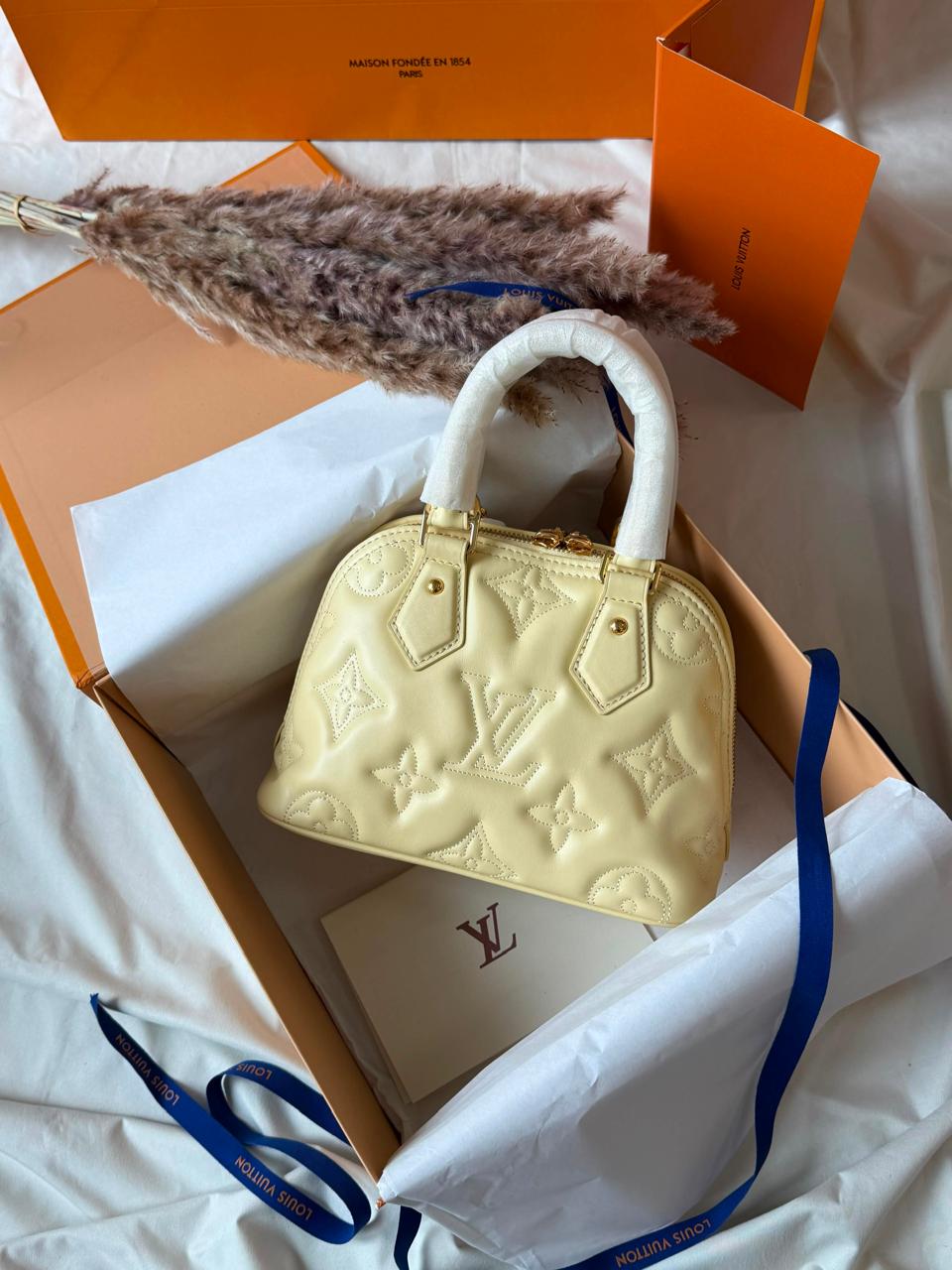 Ladies Lv bags Lilly Onlines