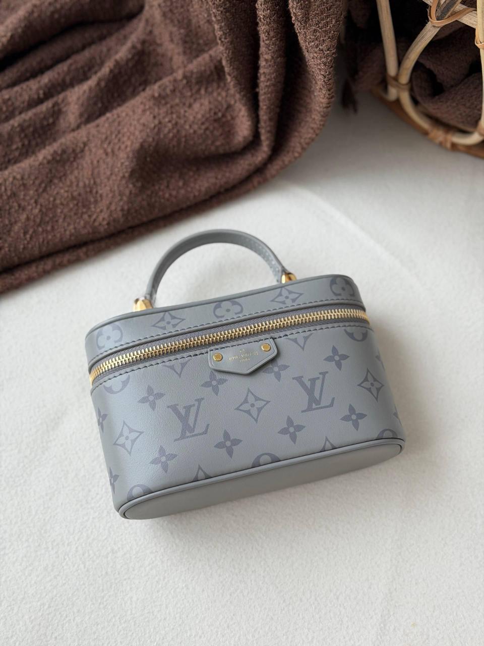 Ladies Lv bags Lilly Onlines
