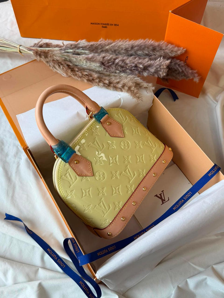 Ladies Lv bags Lilly Onlines