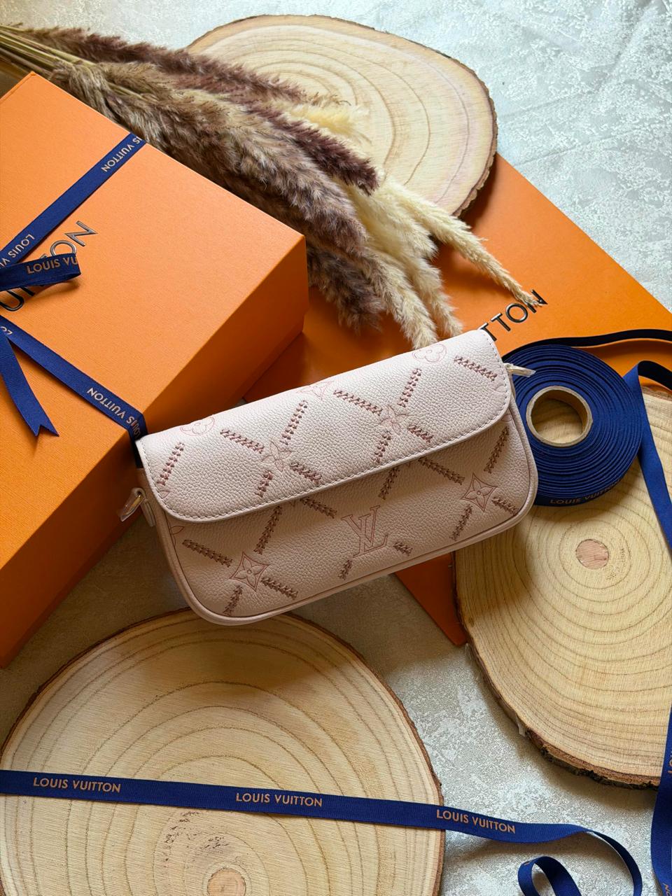 Ladies Lv bags Lilly Onlines