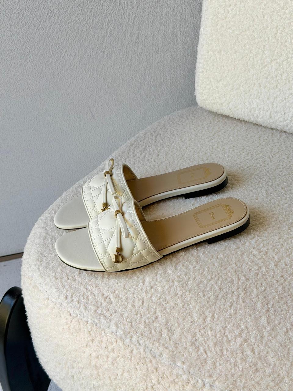 Ladies flats Lilly Onlines