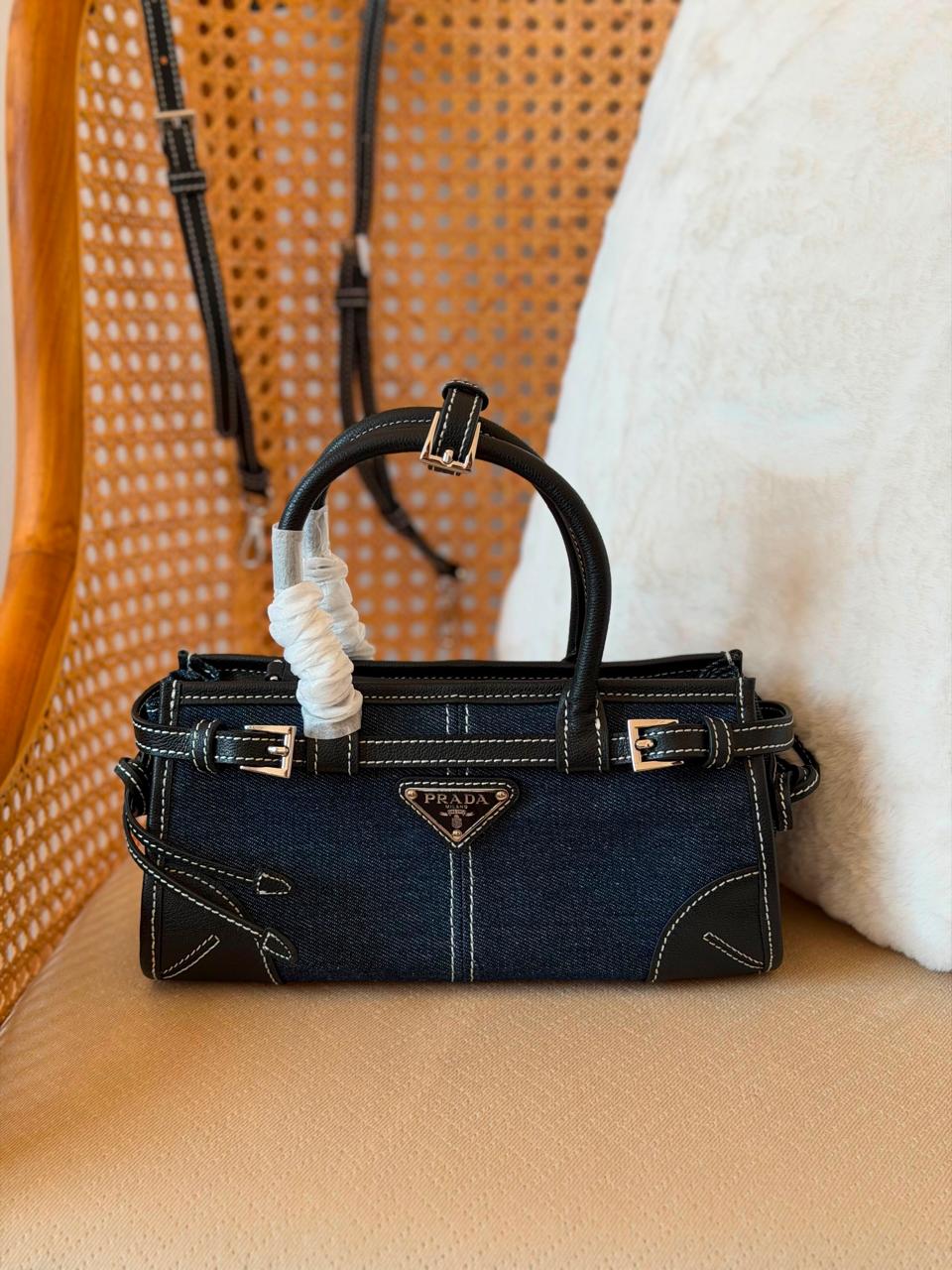Ladies Prada bags Lilly Onlines