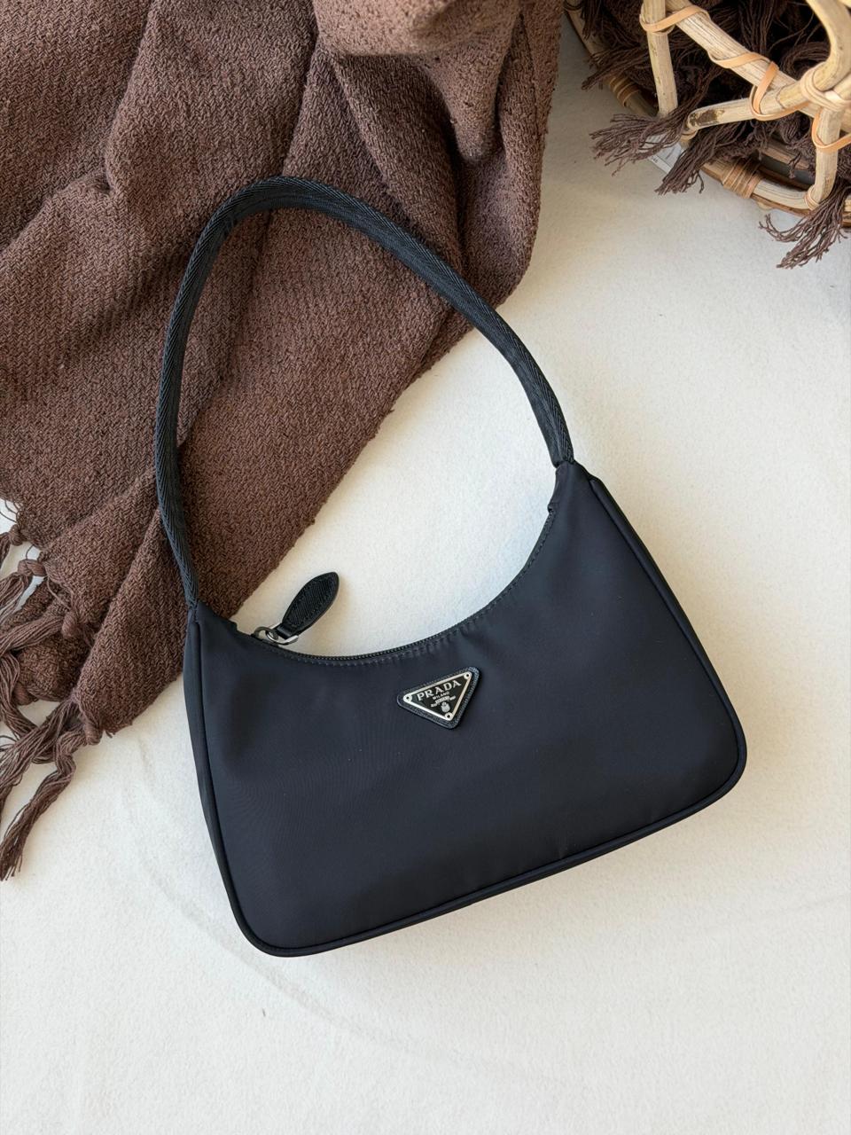 Ladies Prada bags Lilly Onlines