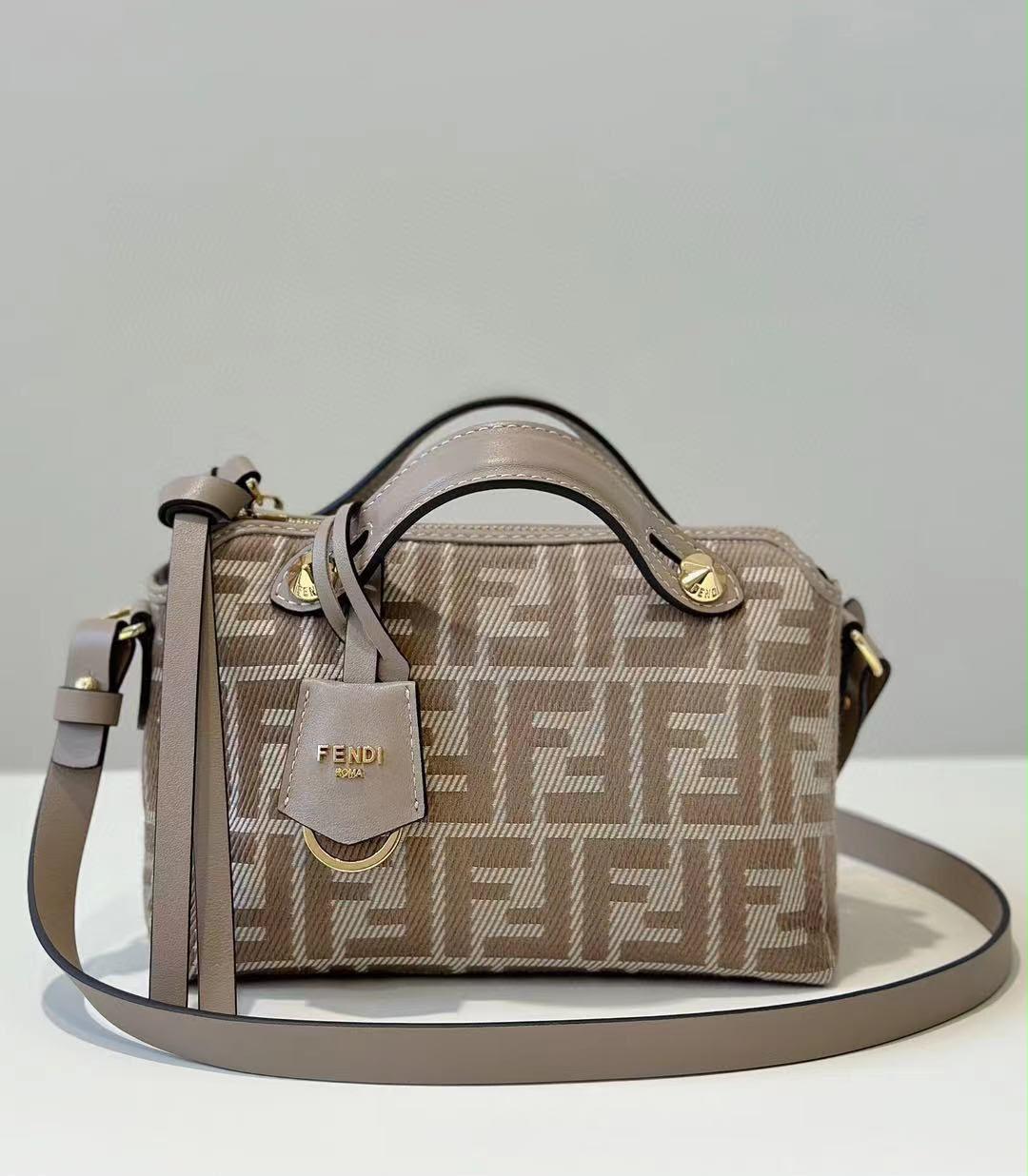 Ladies Fendi  bags Lilly Onlines