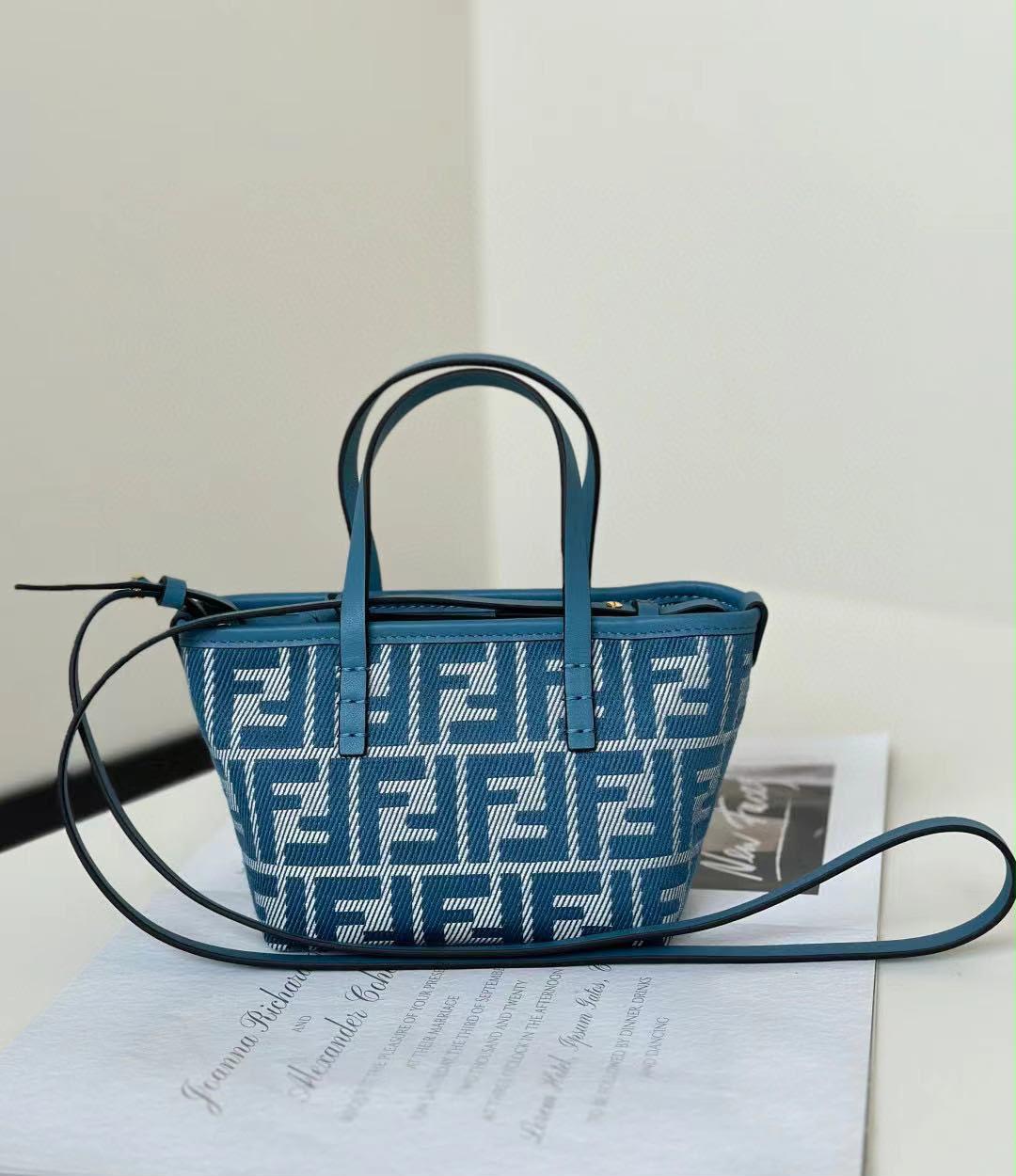 Ladies Fendi  bags Lilly Onlines
