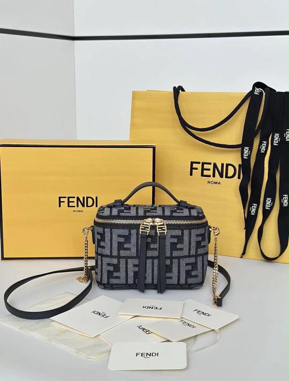 Ladies Fendi  bags Lilly Onlines