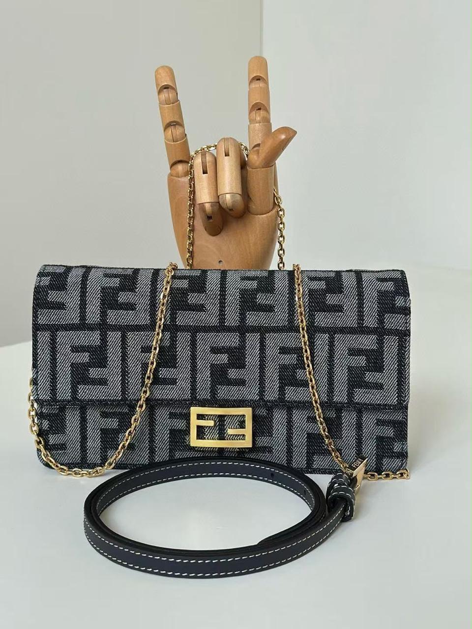 Ladies Fendi  bags Lilly Onlines