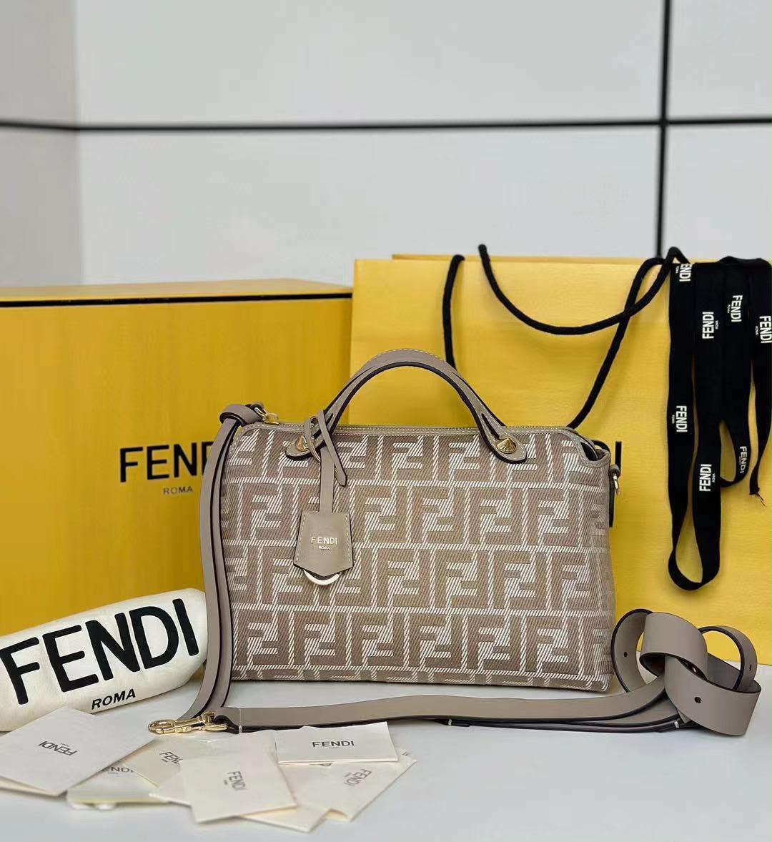 Ladies Fendi  bags Lilly Onlines