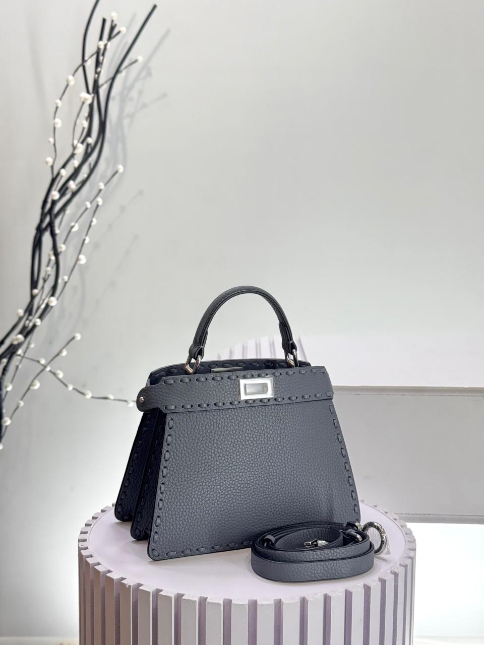 Ladies Fendi  bags Lilly Onlines