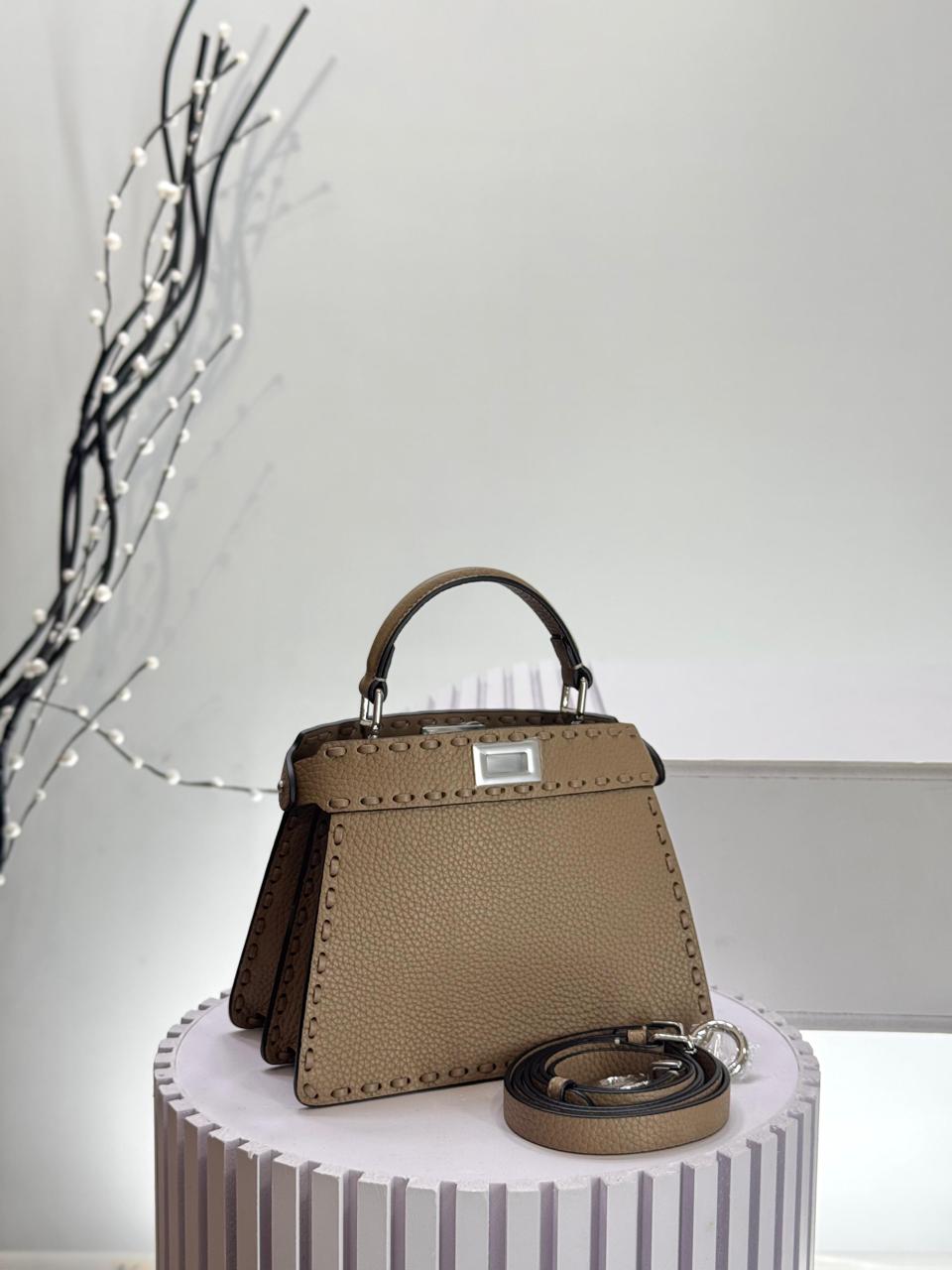 Ladies Fendi  bags Lilly Onlines
