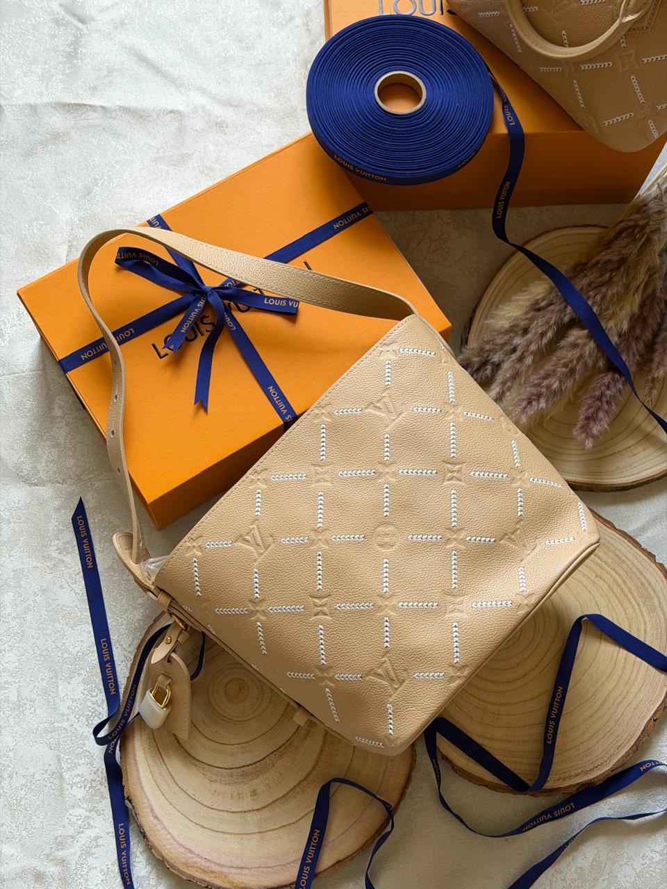 Ladies Lv bags Lilly Onlines