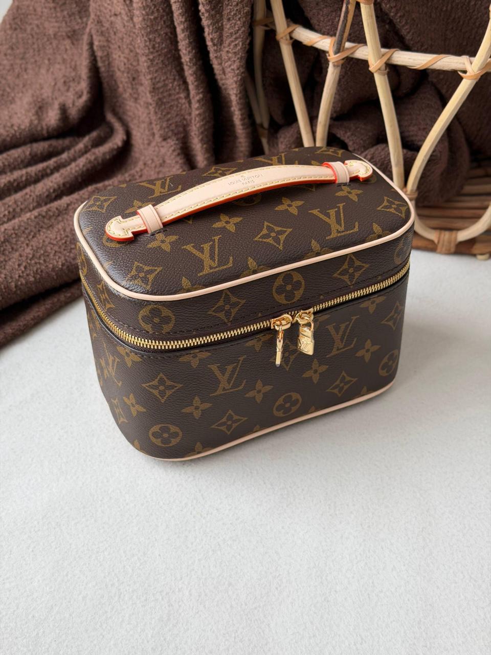 Ladies Lv bags Lilly Onlines