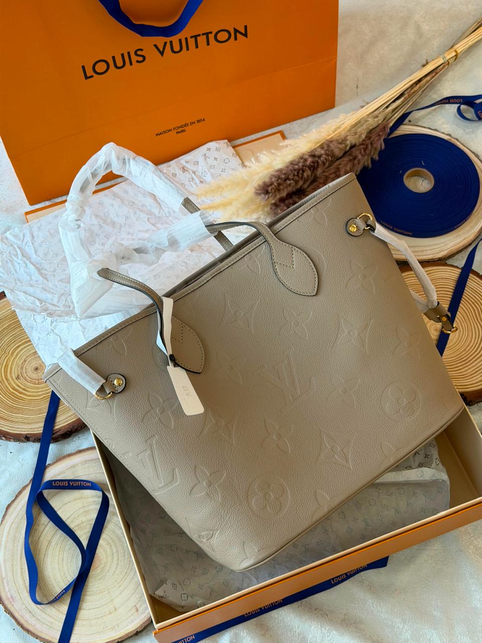 Ladies Lv bags Lilly Onlines