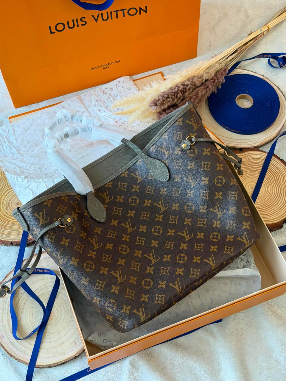 Ladies Lv bags Lilly Onlines